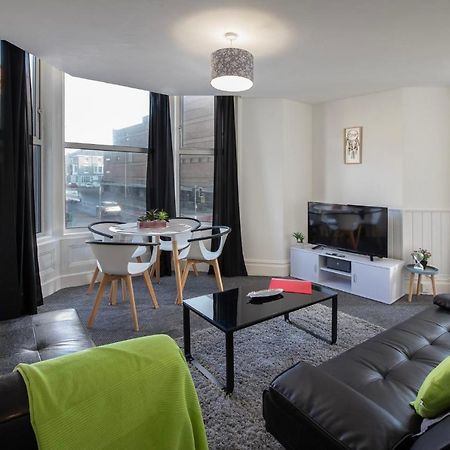 02 Springfield - Sleeps 6 Apartment Блекпул Екстериор снимка